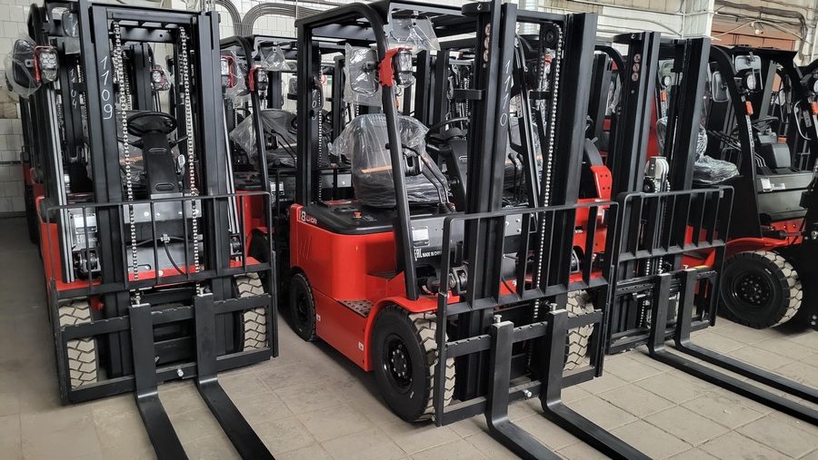 Тест-драйв складской техники на нашем складе в Ханты-Мансийске